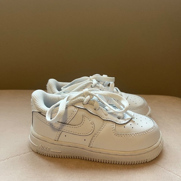 Kids White Air Force 1’s Size 7C - Picture 5 of 6